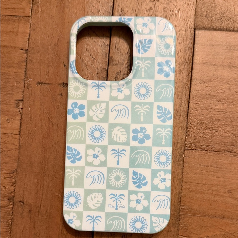 BRAND NEW- IPHONE 15 PRO MAG SAFE checkered beach green and blue phone case